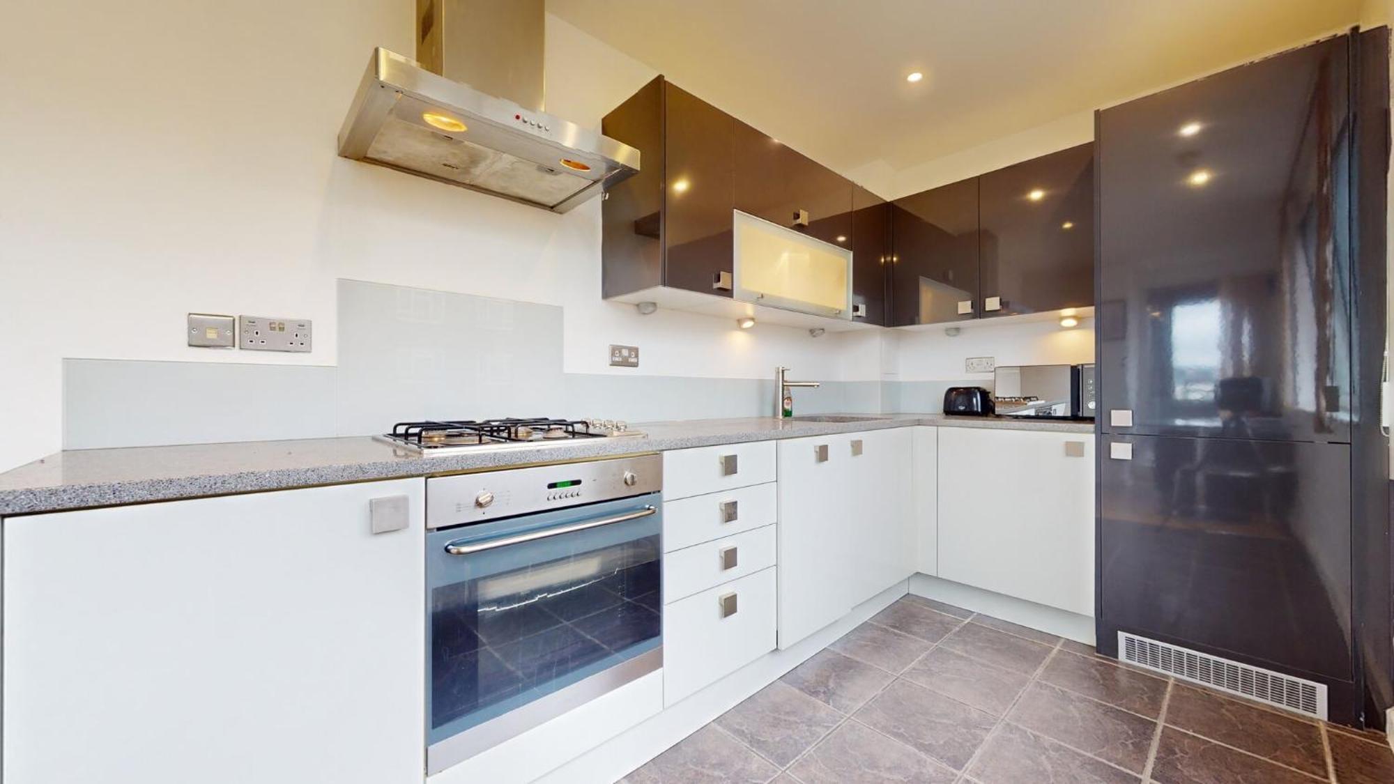 Cozy 2 Bedroom Flat In Central * Londra